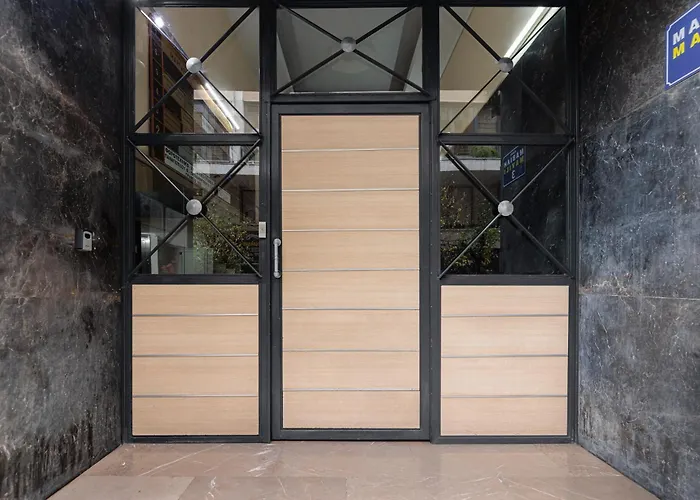 F & B Collection - Downtown Flat For 3