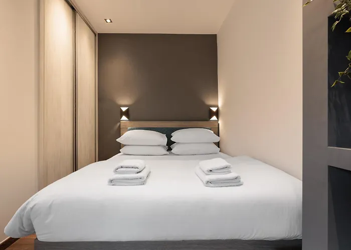 F & B Collection - Downtown Flat For 3 דירה